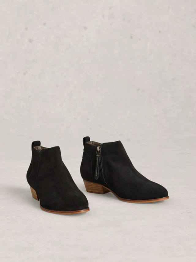 Wildlederstiefeletten mit weiter Passform