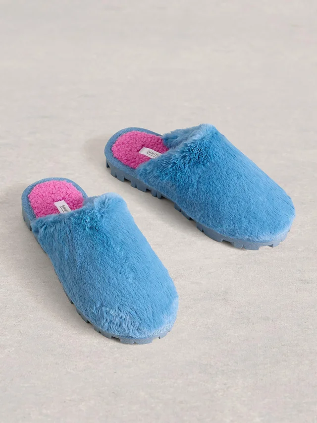Pantoletten aus Kunstfell