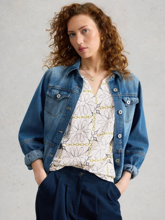 T-Shirt Nelly mit Keilausschnitt