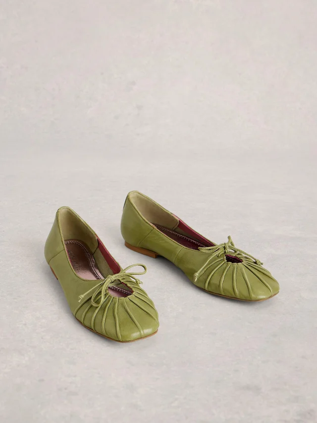 Ballerinas mit Schleife