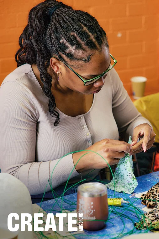 Und es geht nicht nur darum, Mode zu verkaufen. Create Arts.org.uk.